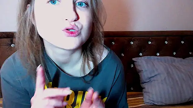Sara4uu online show from 02/13/26, 11:05