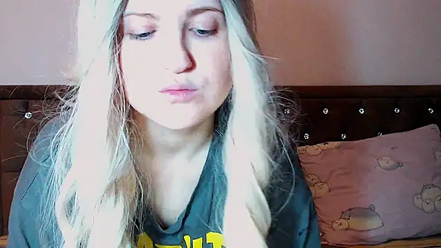 Sara4uu online show from 09/25/25, 11:33