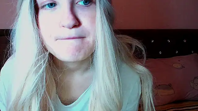 Sara4uu online show from 10/03/25, 10:33