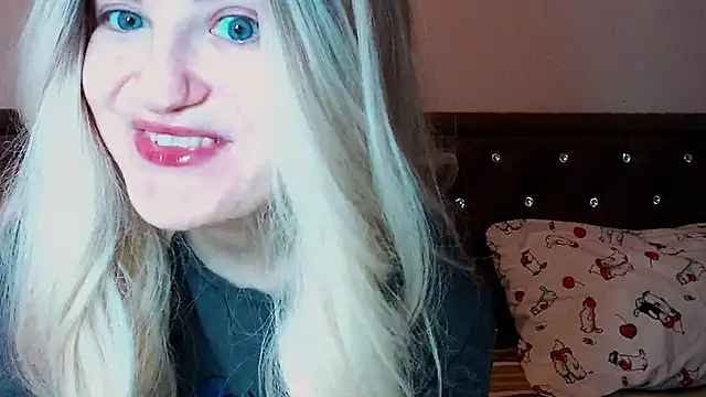 Sara4uu online show from 10/17/25, 10:22