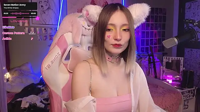 Evie Ro online show from 11/22/25, 10:08