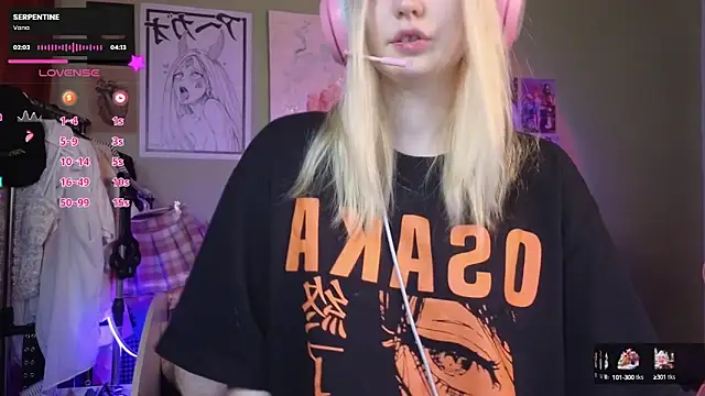 Snapshot of Evie_Ro chatting on 02/04/25, 11:27 Evie Ro online show from 02/04/25, 11:27
