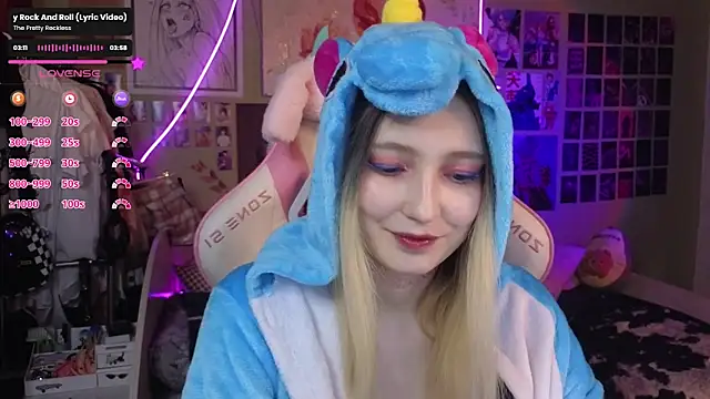 Snapshot of Evie_Ro chatting on 03/07/25, 08:00 Evie Ro online show from 03/07/25, 08:00