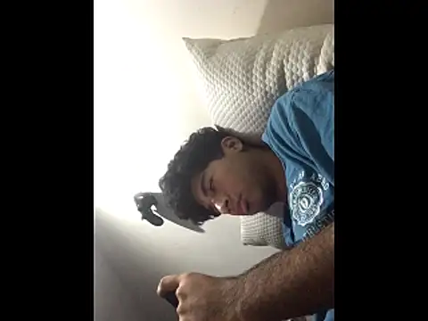 Snapshot of Mangopitudo chatting on 10/29/25, 03:27 Mangopitudo online show from 10/29/25, 03:27