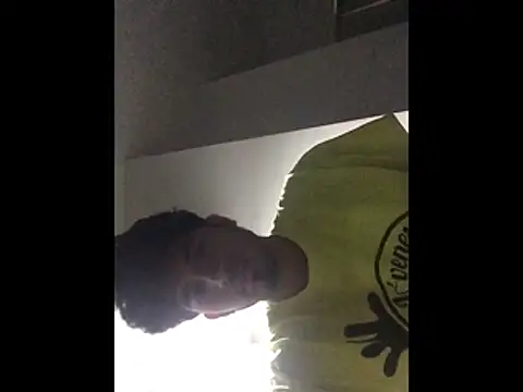 Snapshot of Mangopitudo chatting on 10/19/25, 09:34 Mangopitudo online show from 10/19/25, 09:34