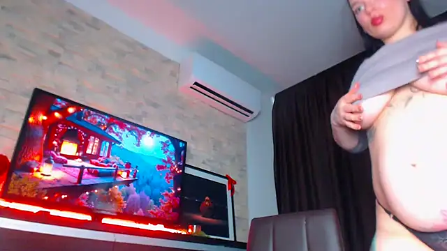 Laya Moon online show from 10/28/25, 08:46