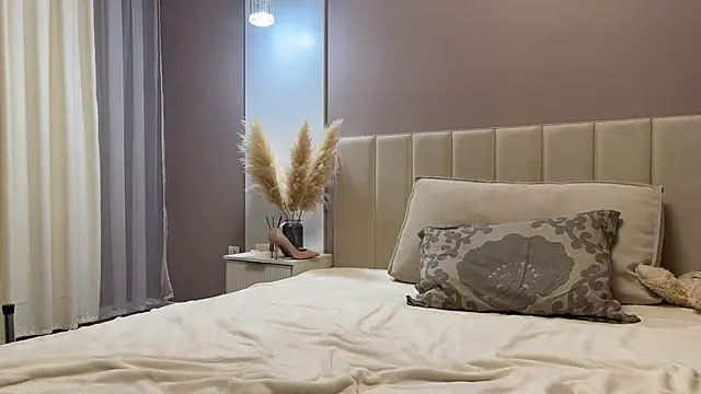 mommy nadin online show from 10/27/25, 05:14