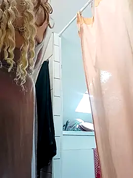 JOHANNA9MOI02 online show from 10/08/25, 03:24