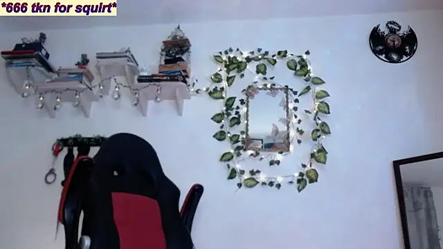 Snapshot of Eve_Blue77 chatting on 02/07/25, 10:50 Eve Blue77 online show from 02/07/25, 10:50
