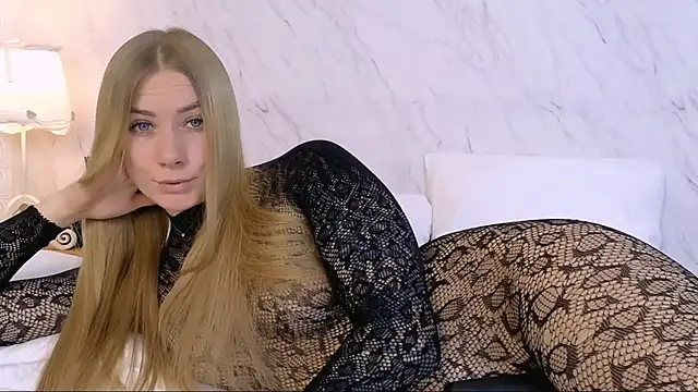 LOLALEWIS online show from 02/12/26, 01:27