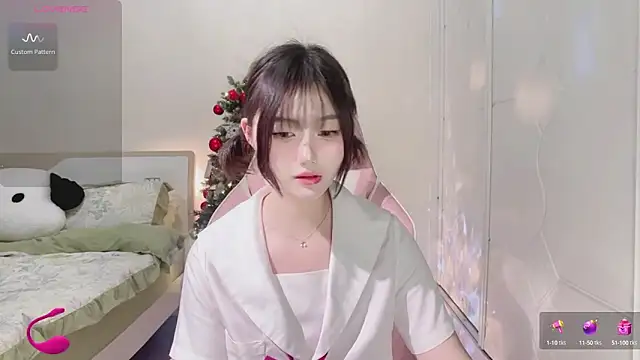 Dennielle- online show from 01/30/25, 11:01