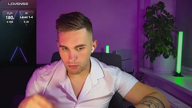 Sweeet  boy online show from 09/30/25, 04:02