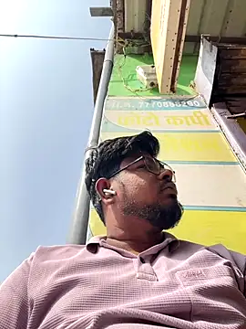 u wan me online show from 11/17/25, 10:30