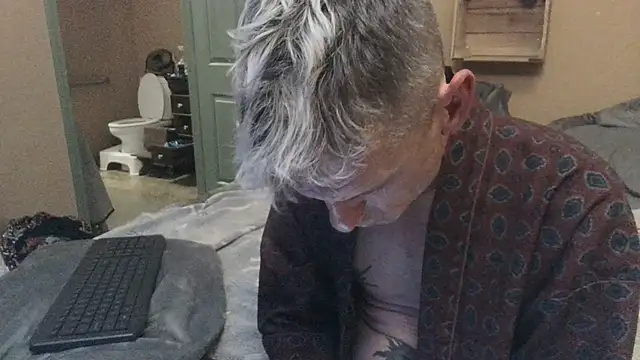 Snapshot of leahcimnikral chatting on 09/20/25, 08:19 leahcimnikral online show from 09/20/25, 08:19