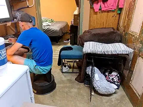 Snapshot of leahcimnikral chatting on 09/21/25, 08:36 leahcimnikral online show from 09/21/25, 08:36