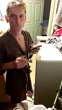 Snapshot of leahcimnikral chatting on 11/21/25, 07:40 leahcimnikral online show from 11/21/25, 07:40