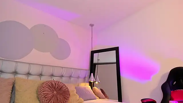 Snapshot of pervert_lizza chatting on 03/21/25, 06:07 pervert lizza online show from 03/21/25, 06:07