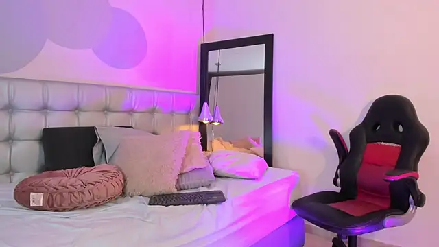 Snapshot of pervert_lizza chatting on 03/20/25, 06:09 pervert lizza online show from 03/20/25, 06:09