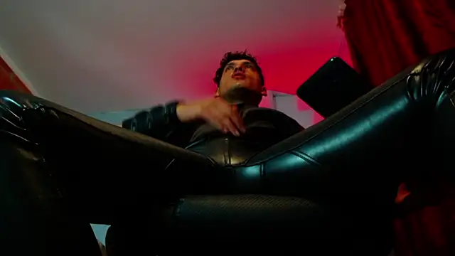 dom2travelersss online show from 03/18/26, 01:24