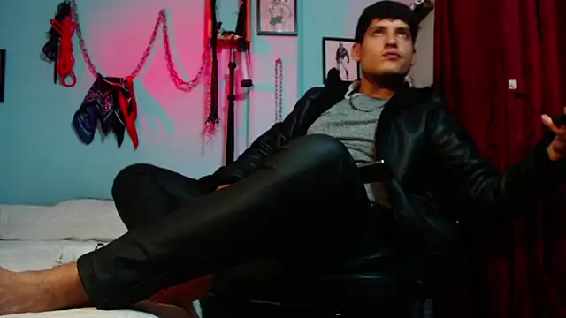 dom2travelersss online show from 03/29/26, 10:55