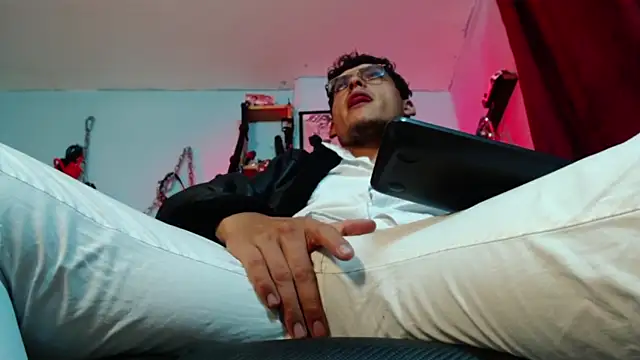 dom2travelersss online show from 04/04/26, 12:45