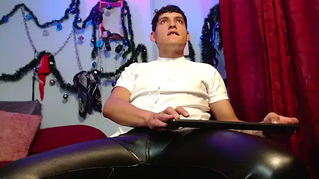 dom2travelersss online show from 12/05/25, 02:59