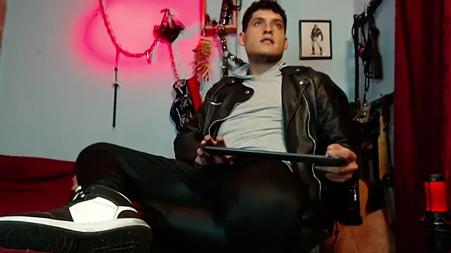 dom2travelersss online show from 01/09/26, 11:22