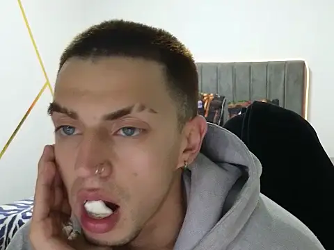 perlman gigolo2 online show from 12/05/25, 02:21