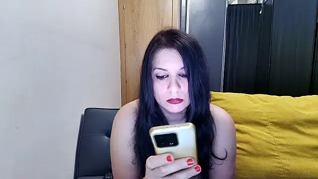 Snapshot of Lustylia chatting on 01/21/25, 03:54 Lustylia online show from 01/21/25, 03:54