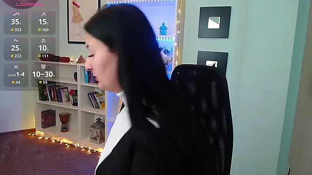 BrianaJoy online show from 12/22/25, 06:35