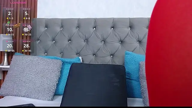 gisellsaenz online show from 10/30/25, 08:50