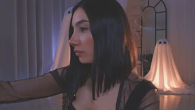 AmyArmstrong online show from 10/27/25, 07:59