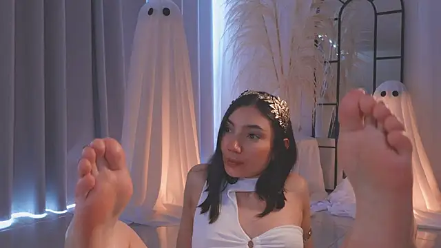 AmyArmstrong online show from 10/29/25, 08:30