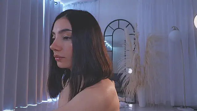 AmyArmstrong online show from 11/04/25, 08:45