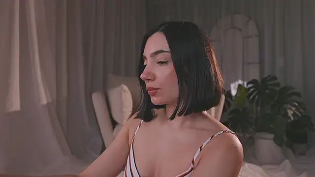 AmyArmstrong online show from 04/15/26, 11:16