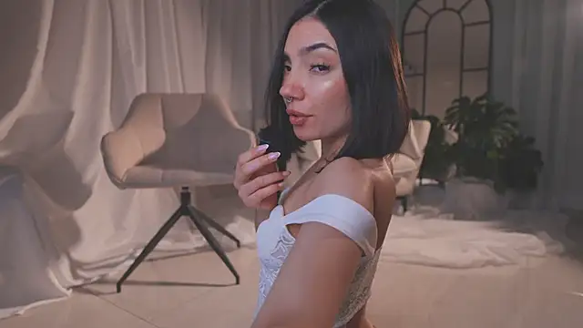 AmyArmstrong online show from 02/04/26, 12:16