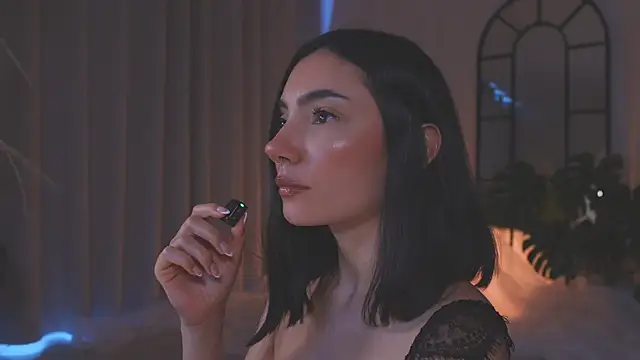 AmyArmstrong online show from 11/12/25, 09:07