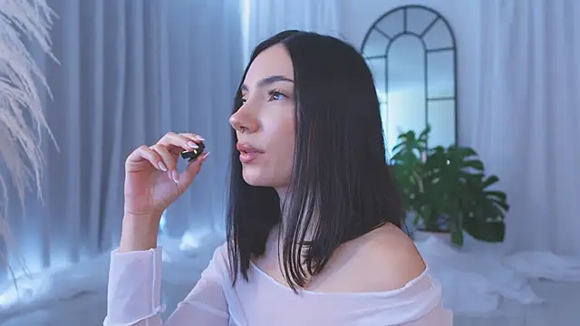 AmyArmstrong online show from 11/21/25, 09:36