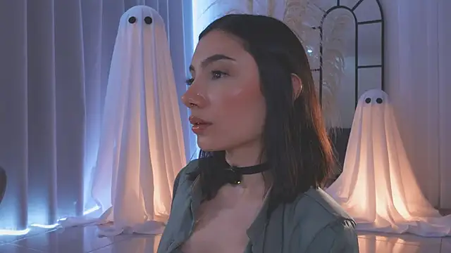 AmyArmstrong online show from 10/25/25, 07:36