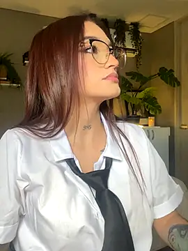 Snapshot of DaniDusan_ chatting on 09/08/25, 05:45 DaniDusan online show from 09/08/25, 05:45