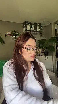 Snapshot of DaniDusan_ chatting on 10/07/25, 04:41 DaniDusan online show from 10/07/25, 04:41