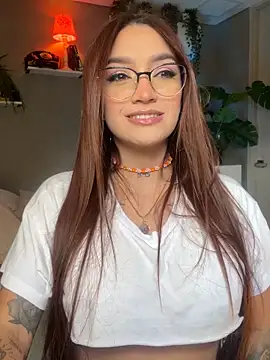 Snapshot of DaniDusan_ chatting on 10/03/25, 04:19 DaniDusan online show from 10/03/25, 04:19