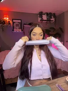 Snapshot of DaniDusan_ chatting on 11/03/25, 12:09 DaniDusan online show from 11/03/25, 12:09