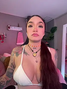 DaniDusan  online show from 12/22/25, 08:42