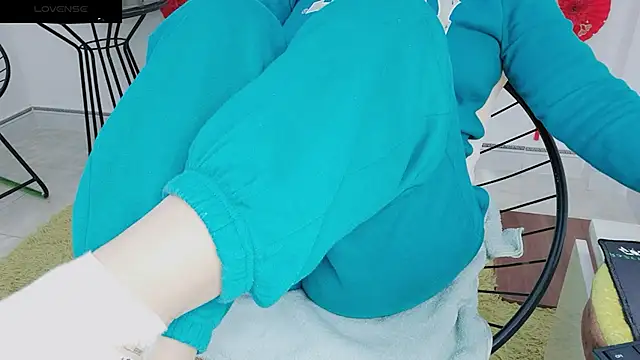 Snapshot of Sophie_Secret chatting on 01/27/25, 10:27 Sophie Secret online show from 01/27/25, 10:27