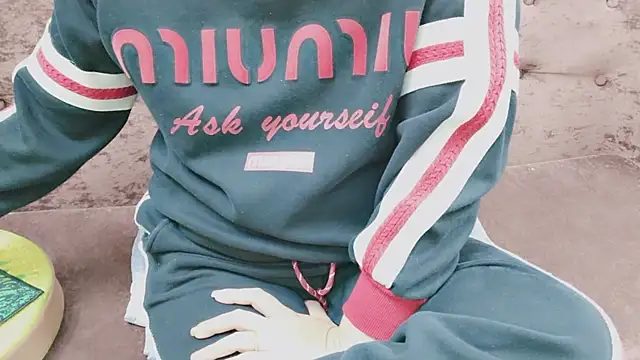 Sophie Secret online show from 11/26/25, 10:32