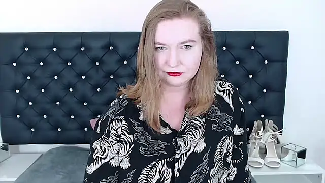 Snapshot of LaraDream chatting on 02/21/25, 03:01 LaraDream online show from 02/21/25, 03:01