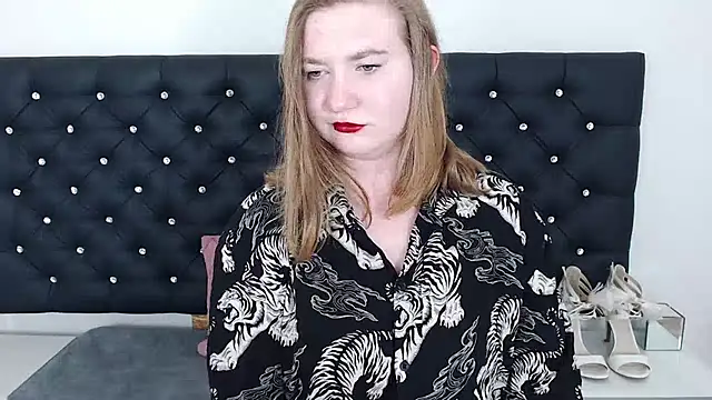 Snapshot of LaraDream chatting on 02/19/25, 11:36 LaraDream online show from 02/19/25, 11:36