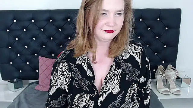 Snapshot of LaraDream chatting on 02/14/25, 01:45 LaraDream online show from 02/14/25, 01:45