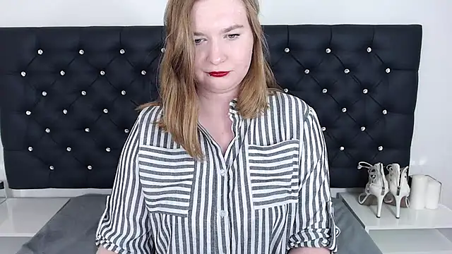 Snapshot of LaraDream chatting on 03/19/25, 12:59 LaraDream online show from 03/19/25, 12:59